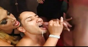 coi phim sex Cô gái được trao cho một phimsex 2020 người hàng xóm.