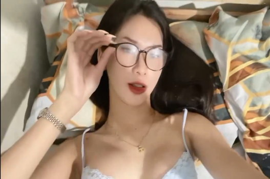 taekook sex ông chồng đi làm ăn, người vợ trẻ ở nhà gạ cậu con trai riêng của ông chồng còn ngây thơ lắm